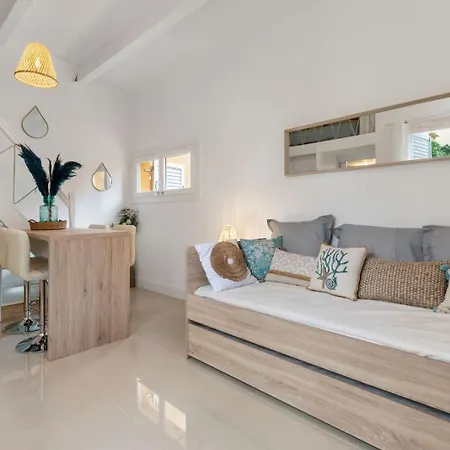 Apartment Pinede